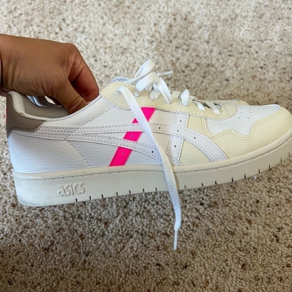 ASICS Japan White and Pink Gym Shoe Sneakers - Picture 4 of 8
